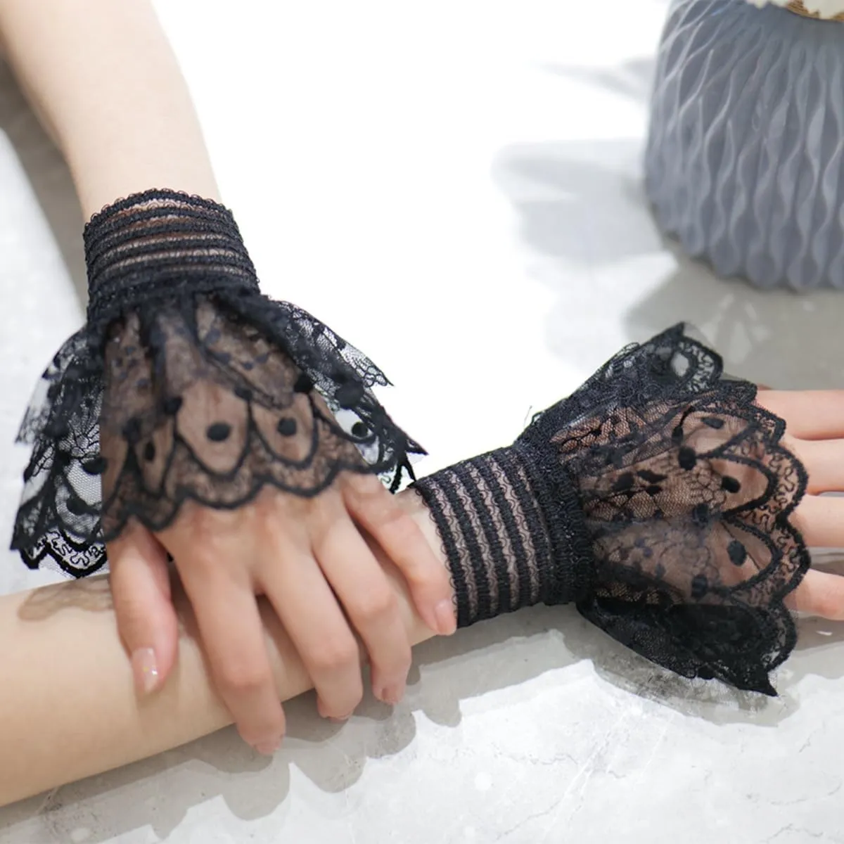 MIUPOO Detachable Fake Sleeve,Floral Layered Cuff,Elastic Fingerless Hand Sleeve Ruffled Floral Short Lace Gloves for Party Prom Masquerade,Wrist Warmers,Black