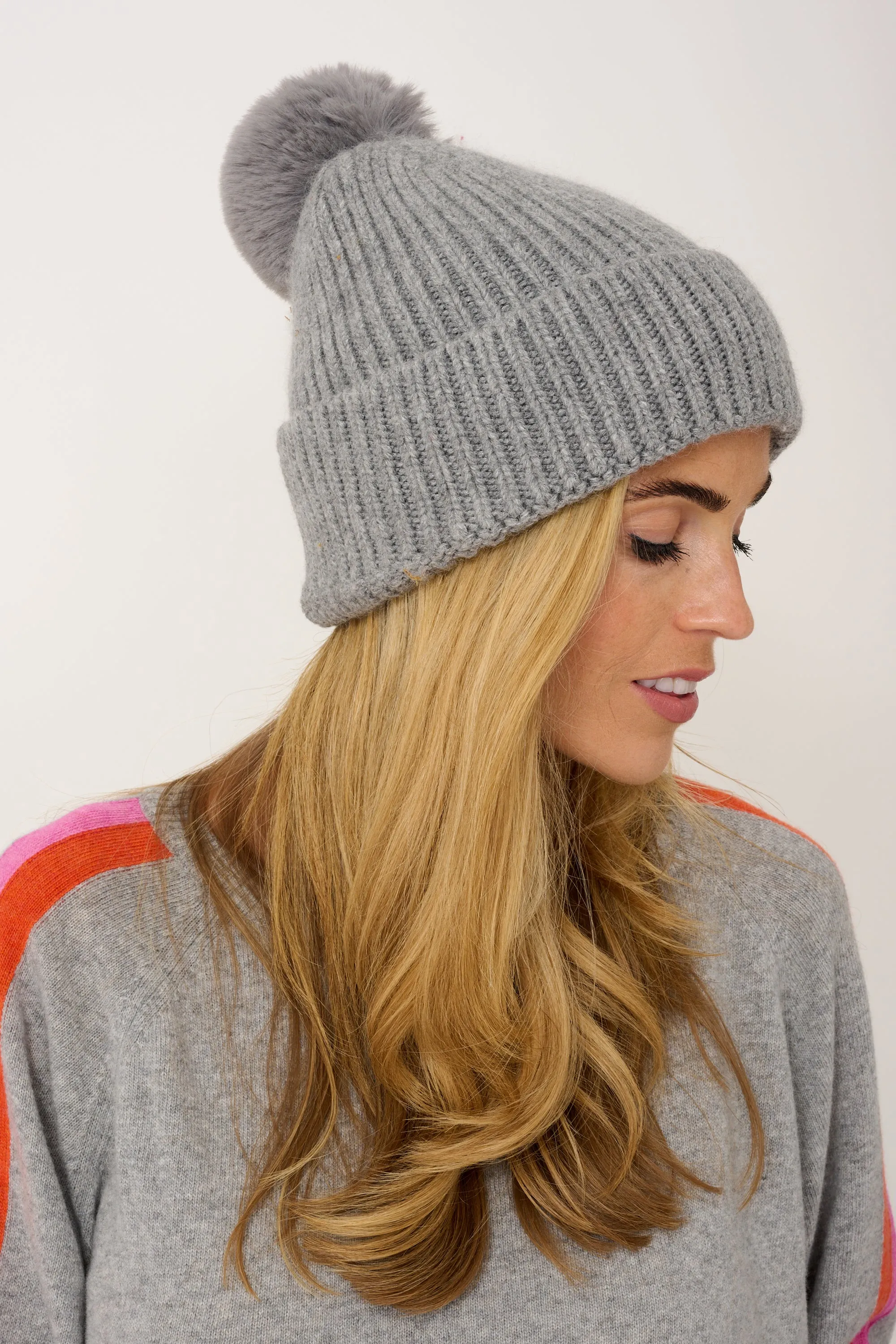 Super Soft Chunky Cashmere Mix Hat with Pom Pom in Light Grey