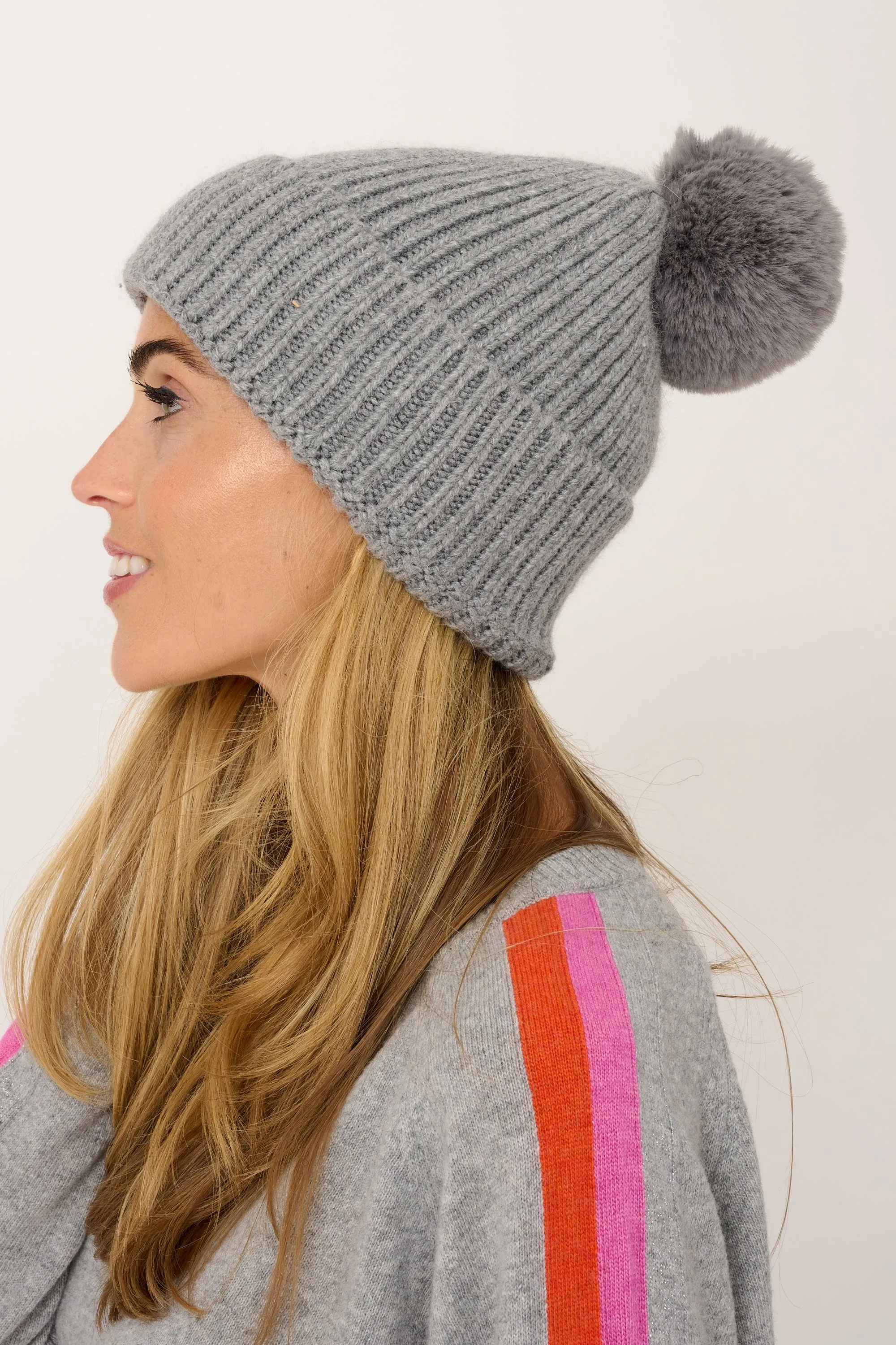 Super Soft Chunky Cashmere Mix Hat with Pom Pom in Light Grey